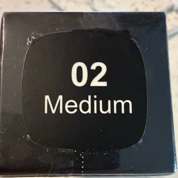 Luxe Makeup - Picture 5 of 5